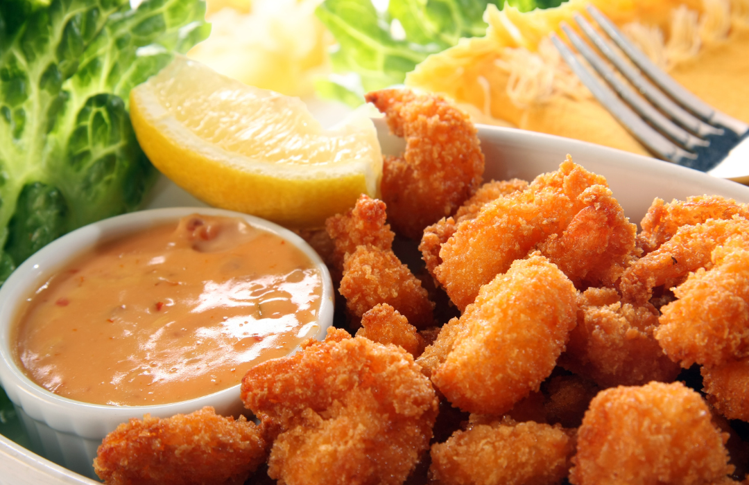 croquetas de pollo con salsa rosada